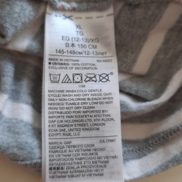 Gap Disney extra large Minnie Mouse long sleeve - Picture 5 of 9